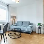 Trendy - Modern 1Br & 1Lr Apartment In Vienna Center